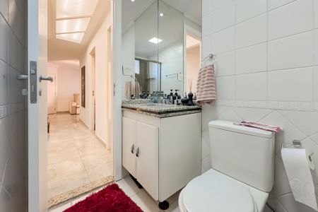 Apartamento à venda com 98m², 3 quartos e 2 vagas Apartamento à venda com 98m², 3 quartos e 2 vagasBanheiro Social