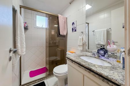 Apartamento à venda com 98m², 3 quartos e 2 vagas Apartamento à venda com 98m², 3 quartos e 2 vagasBanheiro da Suíte