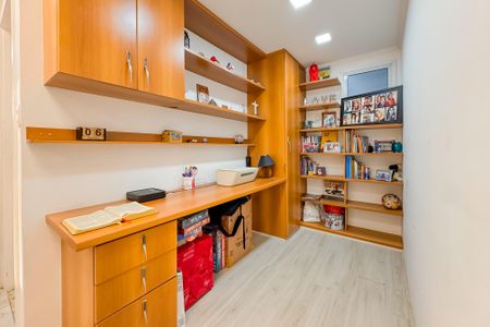 Apartamento à venda com 98m², 3 quartos e 2 vagas Apartamento à venda com 98m², 3 quartos e 2 vagasEscritório