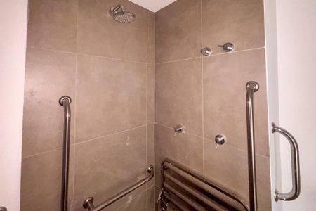 Banheiro de kitnet/studio à venda com 1 quarto, 57m² em Jardim Paulista, São Paulo