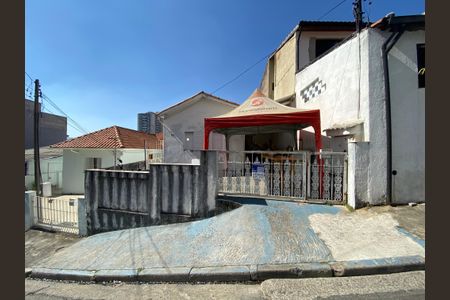 Casa à venda com 138m², 1 quarto e 1 vaga Casa à venda com 138m², 1 quarto e 1 vagaFachada