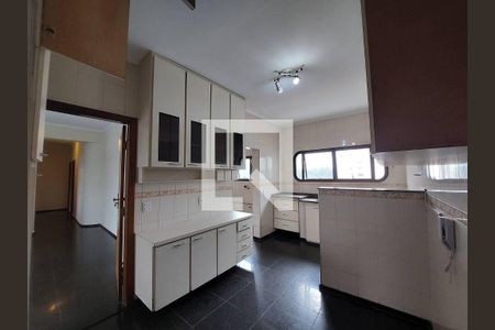 Apartamento à venda com 125m², 3 quartos e 2 vagas Apartamento à venda com 125m², 3 quartos e 2 vagasCozinha