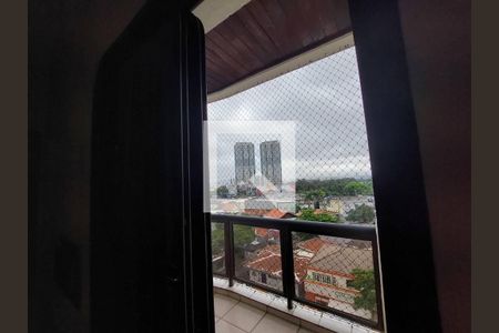 Apartamento à venda com 125m², 3 quartos e 2 vagas Apartamento à venda com 125m², 3 quartos e 2 vagasVaranda