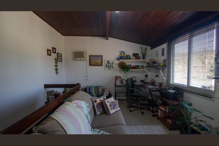 Casa de condomínio à venda com 191m², 4 quartos e 3 vagasSala 2