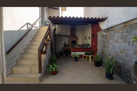Casa de condomínio à venda com 191m², 4 quartos e 3 vagasQuintal