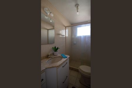 Casa de condomínio à venda com 191m², 4 quartos e 3 vagasBanheiro Social 1