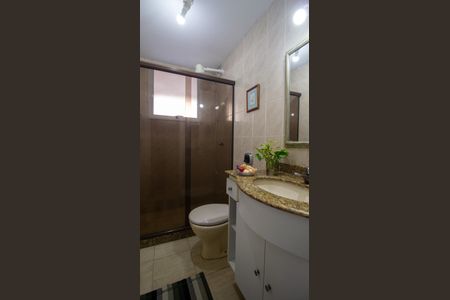 Casa de condomínio à venda com 191m², 4 quartos e 3 vagasBanheiro Social 2