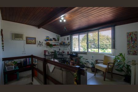 Casa de condomínio à venda com 191m², 4 quartos e 3 vagasSala 2