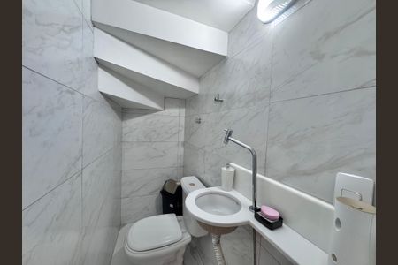 Casa de condomínio para alugar com 400m², 5 quartos e 2 vagas Casa de condomínio para alugar com 400m², 5 quartos e 2 vagasLavabo