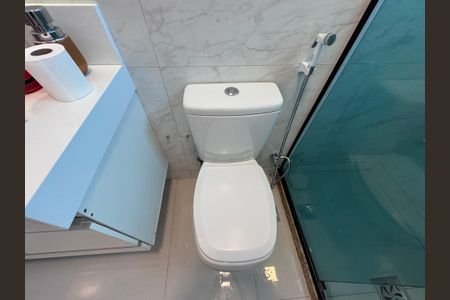 Casa de condomínio para alugar com 400m², 5 quartos e 2 vagas Casa de condomínio para alugar com 400m², 5 quartos e 2 vagasBanheiro da Suíte 3