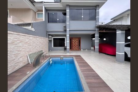Casa de condomínio para alugar com 400m², 5 quartos e 2 vagas Casa de condomínio para alugar com 400m², 5 quartos e 2 vagasÁrea externa