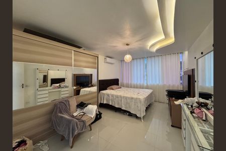 Casa de condomínio para alugar com 400m², 5 quartos e 2 vagas Casa de condomínio para alugar com 400m², 5 quartos e 2 vagasSuite 3