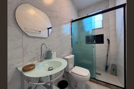 Casa de condomínio para alugar com 400m², 5 quartos e 2 vagas Casa de condomínio para alugar com 400m², 5 quartos e 2 vagasBanheiro Social