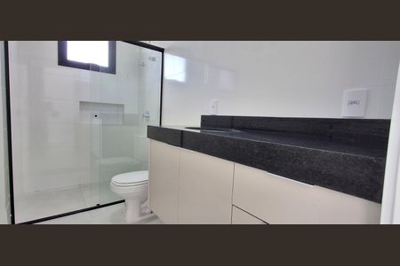 Casa para alugar com 220m², 3 quartos e 4 vagas Casa para alugar com 220m², 3 quartos e 4 vagasBanheiro Suíte 1