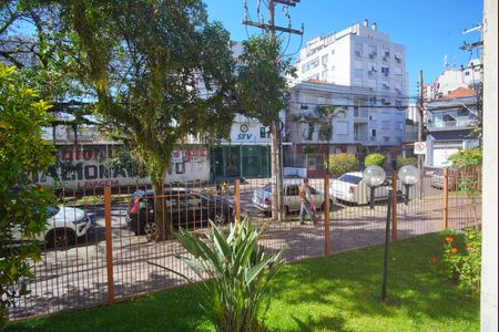 Sala - Vista de apartamento para alugar com 3 quartos, 79m² em Floresta , Porto Alegre