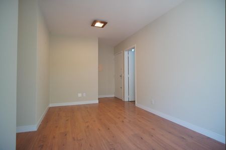 Sala de apartamento para alugar com 3 quartos, 79m² em Floresta , Porto Alegre
