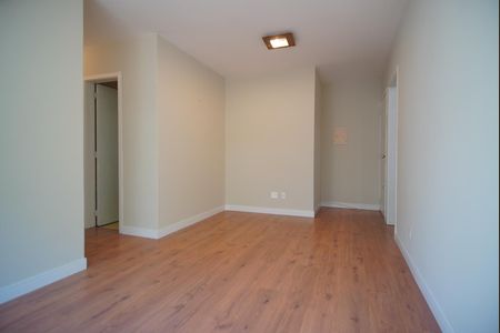 Sala de apartamento para alugar com 3 quartos, 79m² em Floresta , Porto Alegre