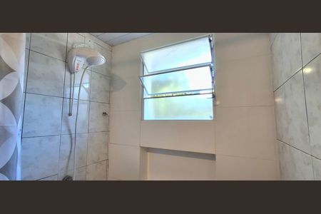 Banheiro de apartamento para alugar com 1 quarto, 48m² em Campeche, Florianópolis