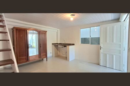 Banheiro de apartamento para alugar com 1 quarto, 48m² em Campeche, Florianópolis