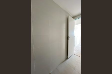 Apartamento à venda com 69m², 2 quartos e 1 vaga Apartamento à venda com 69m², 2 quartos e 1 vagaBanheiro
