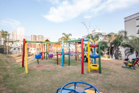 Apartamento à venda com 62m², 2 quartos e 1 vaga Apartamento à venda com 62m², 2 quartos e 1 vagaÁrea comum - Playground