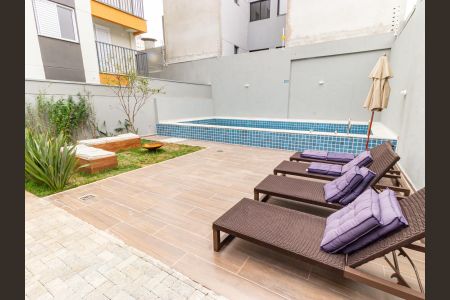 Apartamento à venda com 27m², 1 quarto e sem vaga Apartamento à venda com 27m², 1 quarto e sem vagaÁrea comum - Piscina