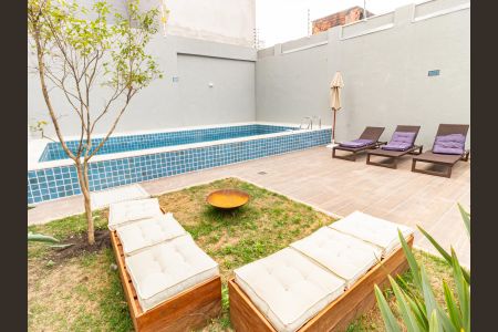 Apartamento à venda com 27m², 1 quarto e sem vaga Apartamento à venda com 27m², 1 quarto e sem vagaÁrea comum - Piscina