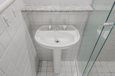 Apartamento à venda com 54m², 2 quartos e 1 vagaBanheiro Social