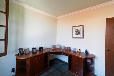 Casa à venda com 341m², 4 quartos e 5 vagas Casa à venda com 341m², 4 quartos e 5 vagasQuarto 3