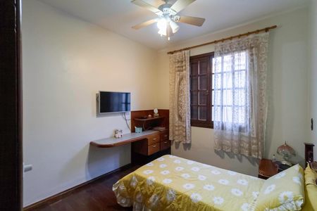 Casa à venda com 341m², 4 quartos e 5 vagas Casa à venda com 341m², 4 quartos e 5 vagasQuarto 1
