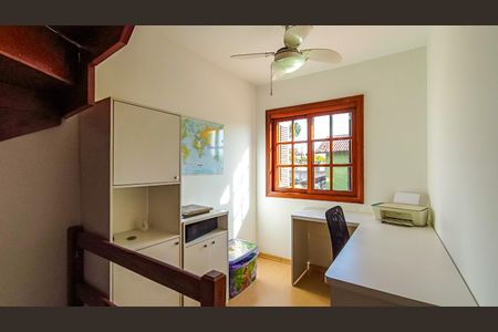 Casa de condomínio à venda com 95m², 2 quartos e 1 vagaEscritório