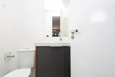 Banheiro de kitnet/studio para alugar com 1 quarto, 28m² em Consolação, São Paulo