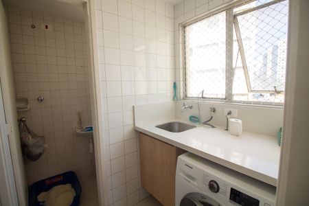 Apartamento à venda com 72m², 3 quartos e 1 vagaÁrea de Serviço