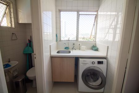 Apartamento à venda com 72m², 3 quartos e 1 vagaÁrea de Serviço