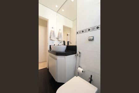 Apartamento à venda com 170m², 3 quartos e 2 vagasBanheiro Social