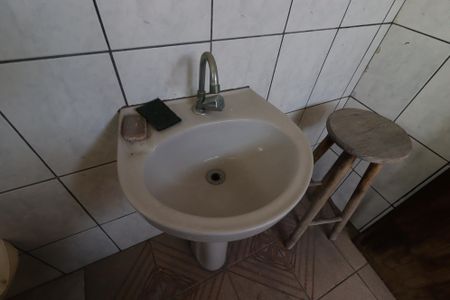 Casa à venda com 220m², 2 quartos e 4 vagasBanheiro da Área Gourmet - Pia