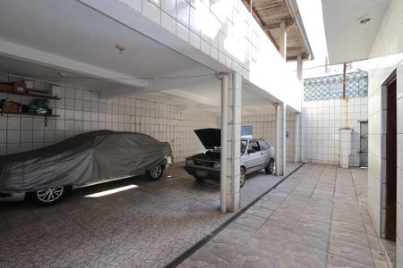 Casa à venda com 220m², 2 quartos e 4 vagasGaragem