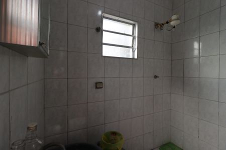 Casa à venda com 220m², 2 quartos e 4 vagasBanheiro do Quintal