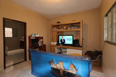 Casa à venda com 220m², 2 quartos e 4 vagasSala