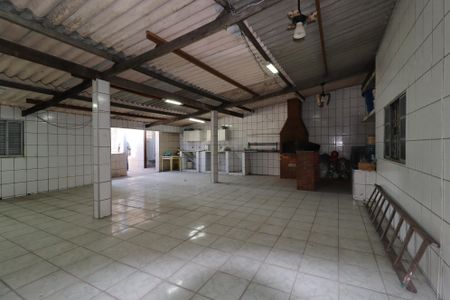 Casa à venda com 220m², 2 quartos e 4 vagasÁrea Gourmet