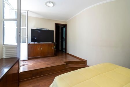 Casa à venda com 450m², 5 quartos e 6 vagas Casa à venda com 450m², 5 quartos e 6 vagasSuíte 1
