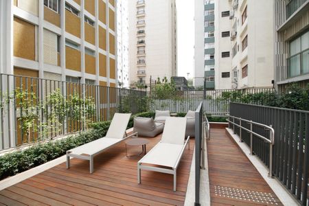 Studio para alugar com 28m², 1 quarto e sem vaga Studio para alugar com 28m², 1 quarto e sem vagaÁrea Comum - Piscina