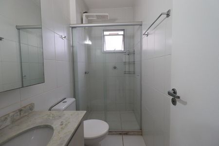 Casa de condomínio para alugar com 100m², 3 quartos e 3 vagas Casa de condomínio para alugar com 100m², 3 quartos e 3 vagasBanheiro da Suíte