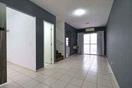 Sala de casa de condomínio para alugar com 3 quartos, 100m² em Vila do Golf, Ribeirão Preto