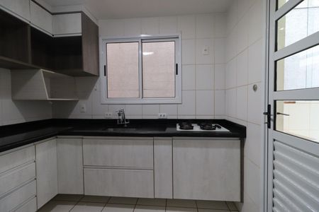 Casa de condomínio para alugar com 100m², 3 quartos e 3 vagas Casa de condomínio para alugar com 100m², 3 quartos e 3 vagasCozinha