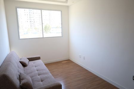 Sala de apartamento para alugar com 2 quartos, 44m² em Usina Piratininga, São Paulo