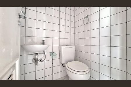 Apartamento à venda com 80m², 3 quartos e 2 vagas Apartamento à venda com 80m², 3 quartos e 2 vagasBanheiro de serviço