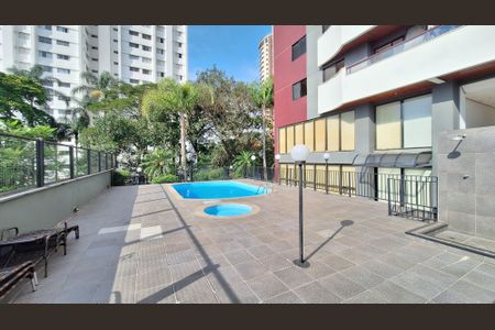 Apartamento à venda com 80m², 3 quartos e 2 vagas Apartamento à venda com 80m², 3 quartos e 2 vagasÁrea comum - Piscina
