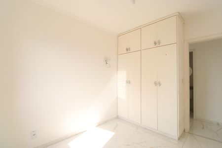 Apartamento à venda com 80m², 3 quartos e 2 vagasQuarto 2
