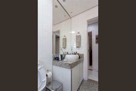 Apartamento à venda com 77m², 2 quartos e 1 vagaBanheiro Social